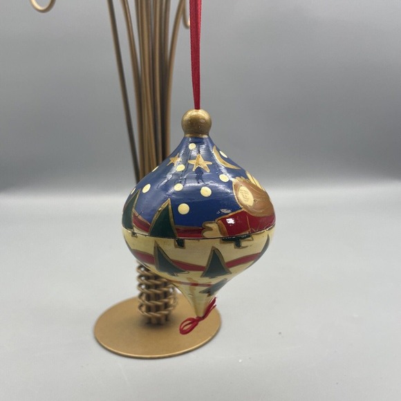 Wooden Nesting Ornament - Picture 1 of 6